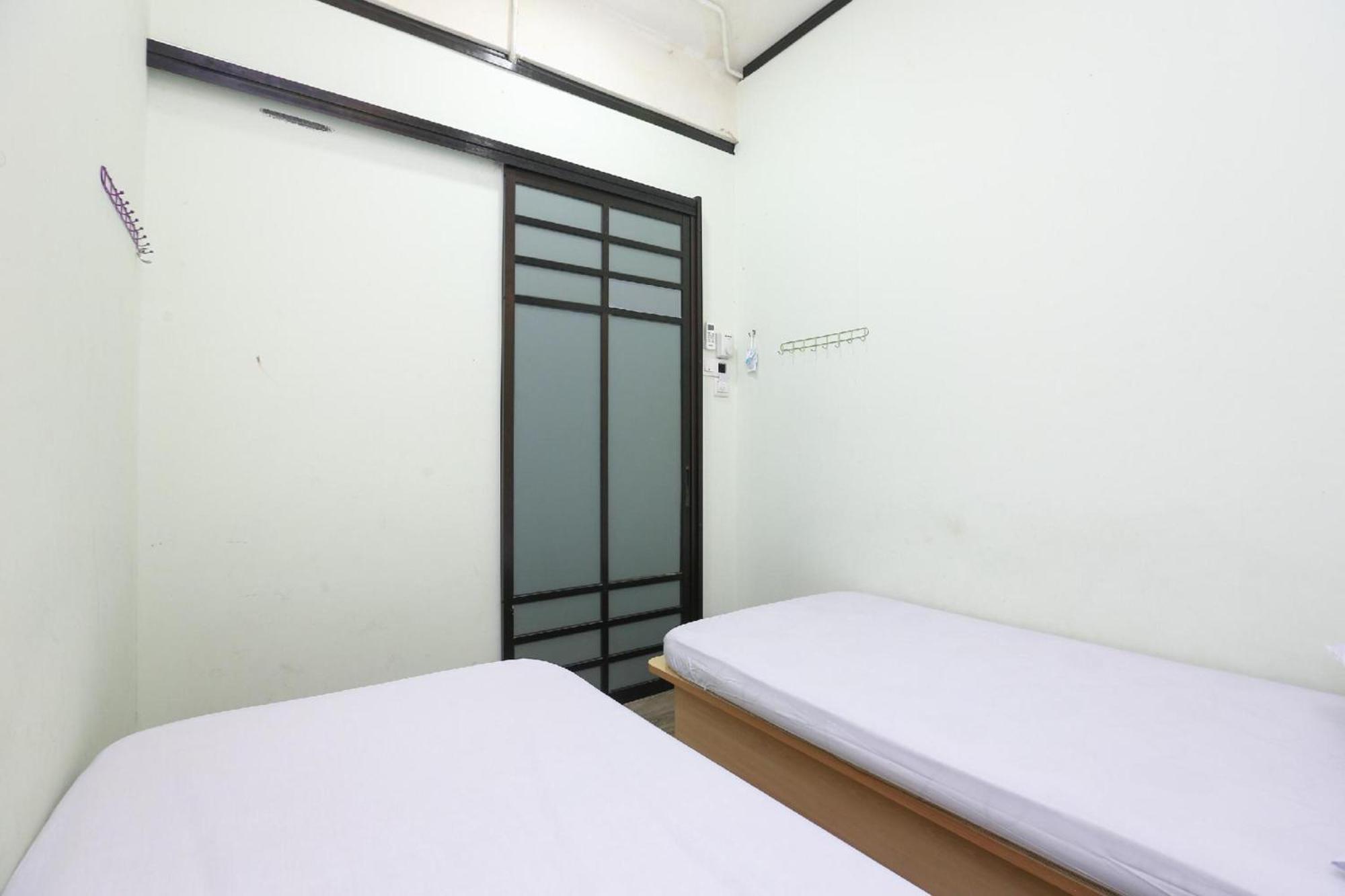 Spot On 90587 The Space Inn Kuala Terengganu Eksteriør bilde